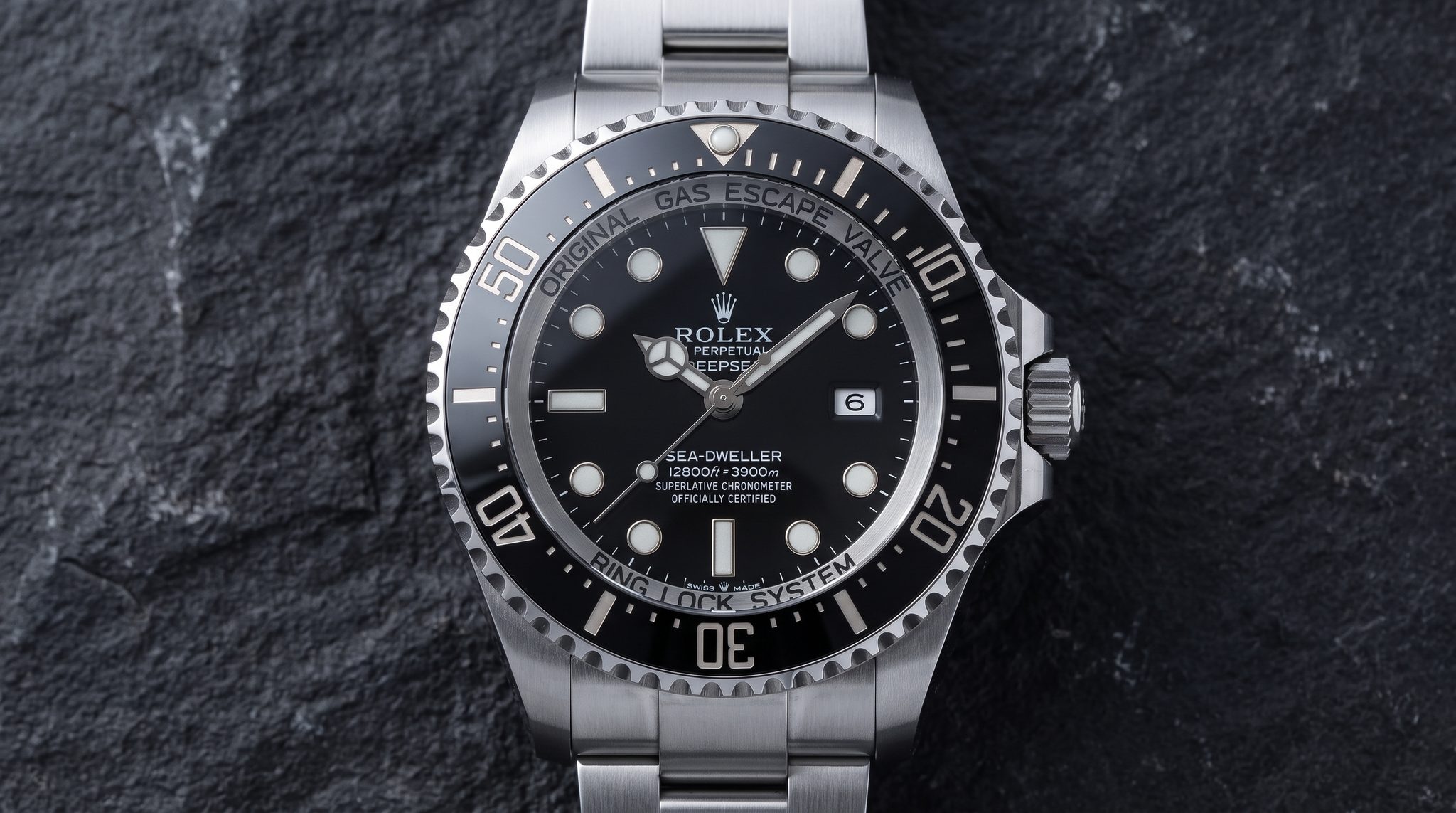 Rolex Sea-Dweller 126660 hero image